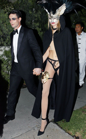 Adam Levine, Behati Prinsloo Adam Levine, Behati Prinsloo